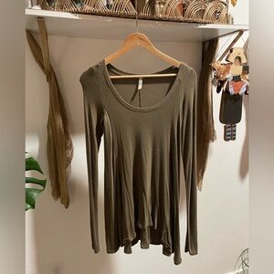 Free people Green Flowy Longsleeve